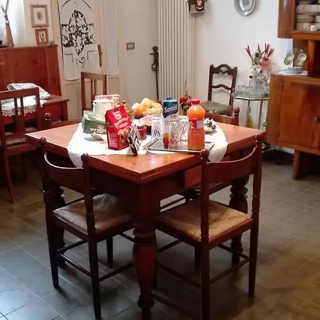 לינה וארוחת בוקר La Dogana